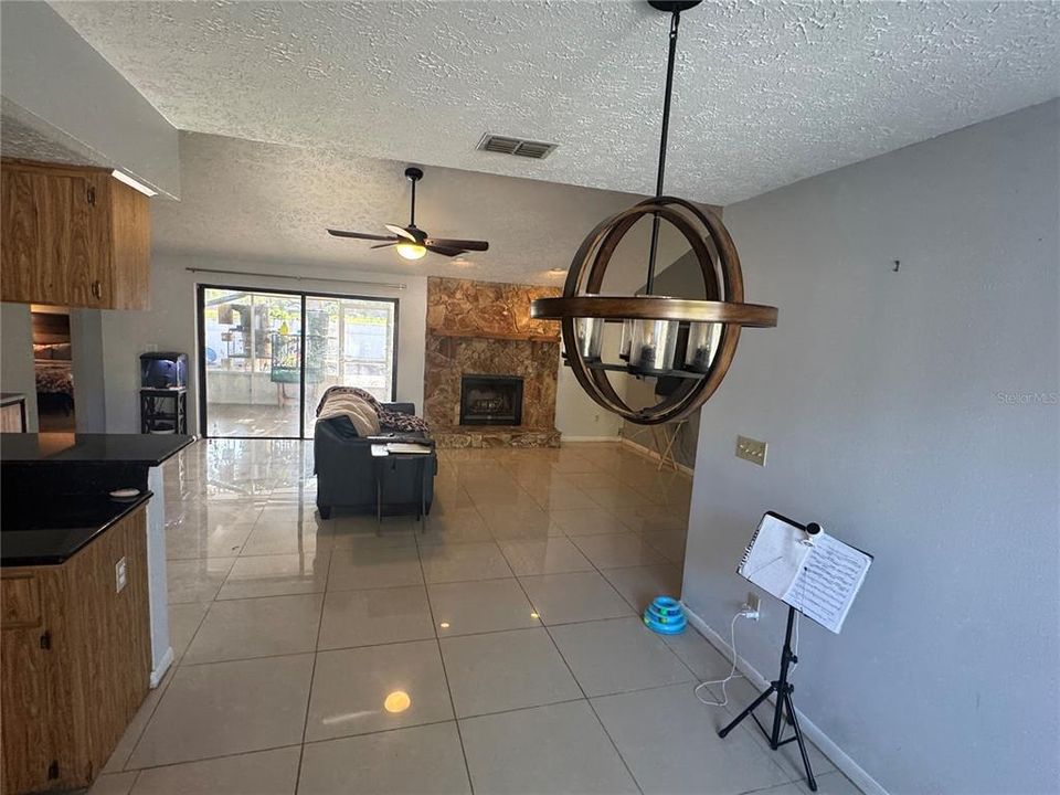 For Sale: $379,000 (3 beds, 2 baths, 1548 Square Feet)