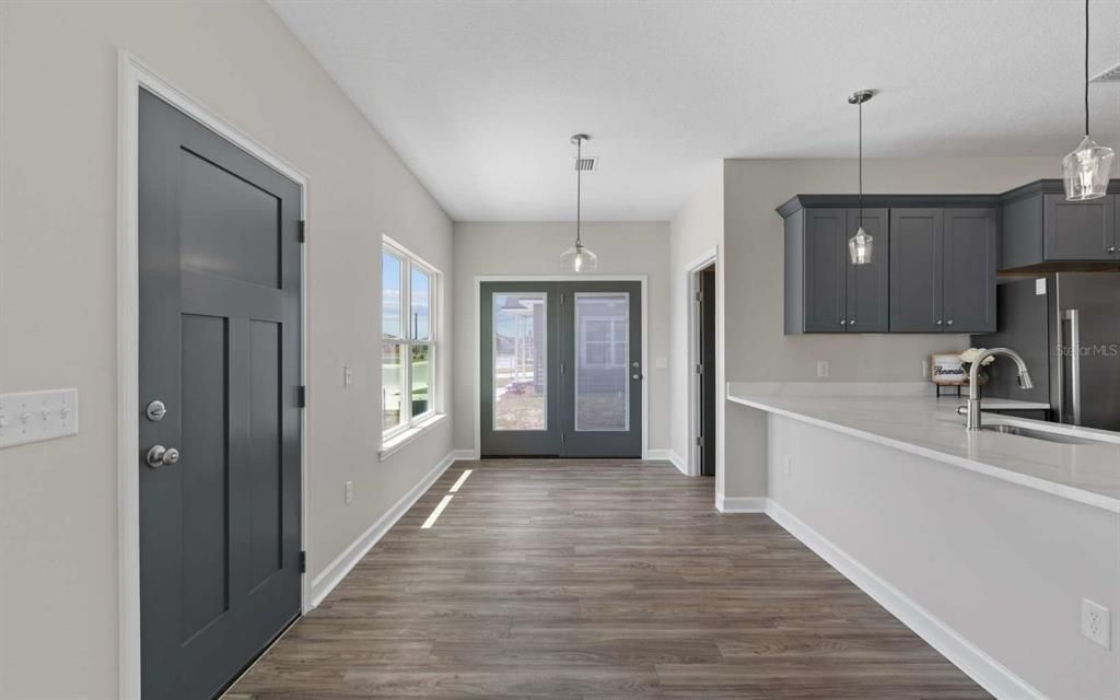 For Sale: $265,000 (3 beds, 2 baths, 1200 Square Feet)