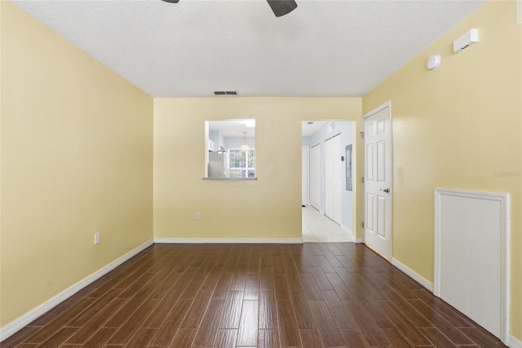Activo con contrato: $220,000 (2 camas, 2 baños, 1142 Pies cuadrados)