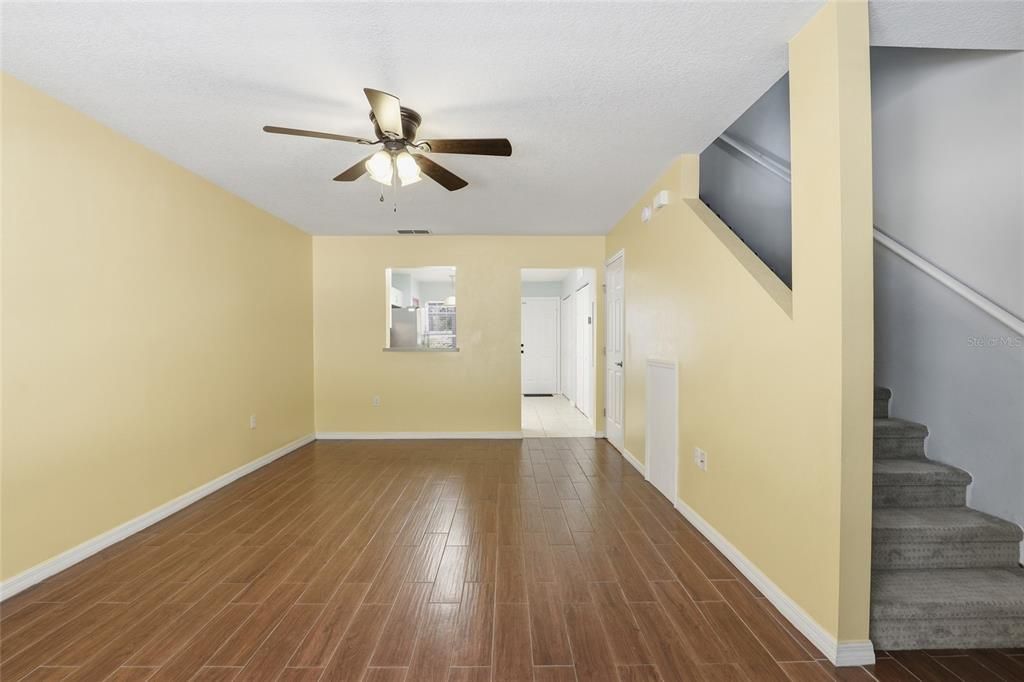 Activo con contrato: $220,000 (2 camas, 2 baños, 1142 Pies cuadrados)