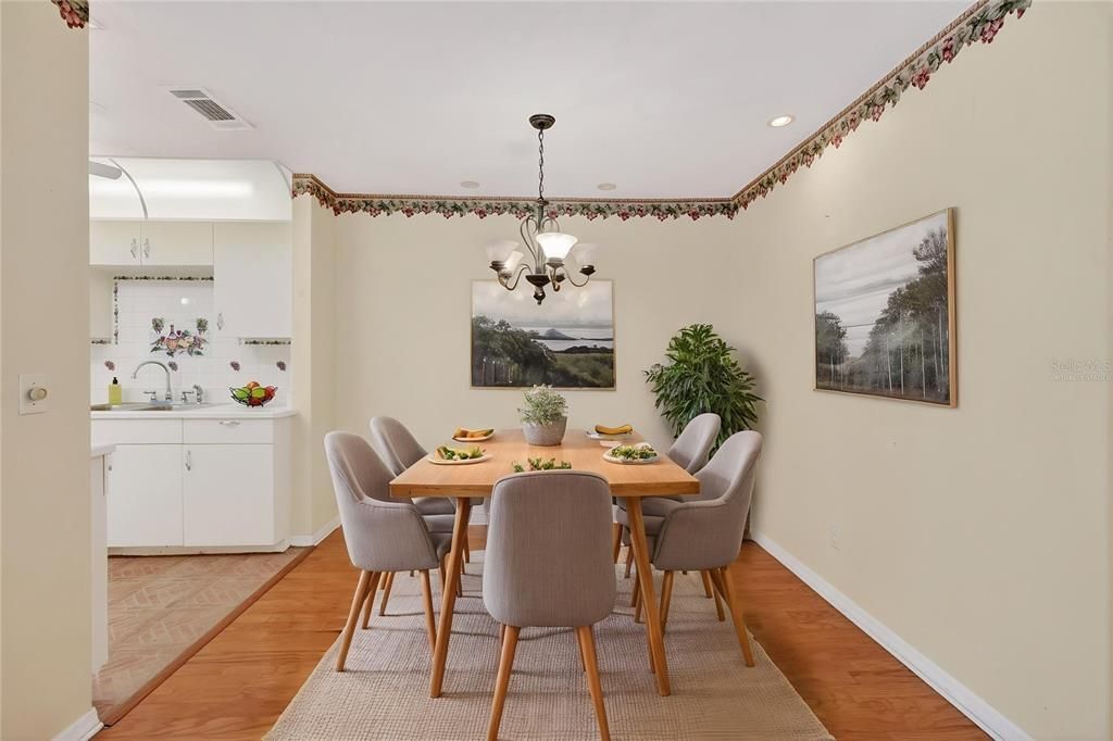 Activo con contrato: $149,500 (2 camas, 2 baños, 1070 Pies cuadrados)