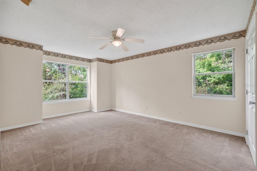 Activo con contrato: $149,500 (2 camas, 2 baños, 1070 Pies cuadrados)