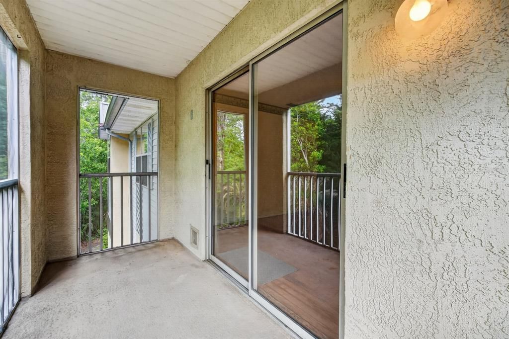 Activo con contrato: $149,500 (2 camas, 2 baños, 1070 Pies cuadrados)