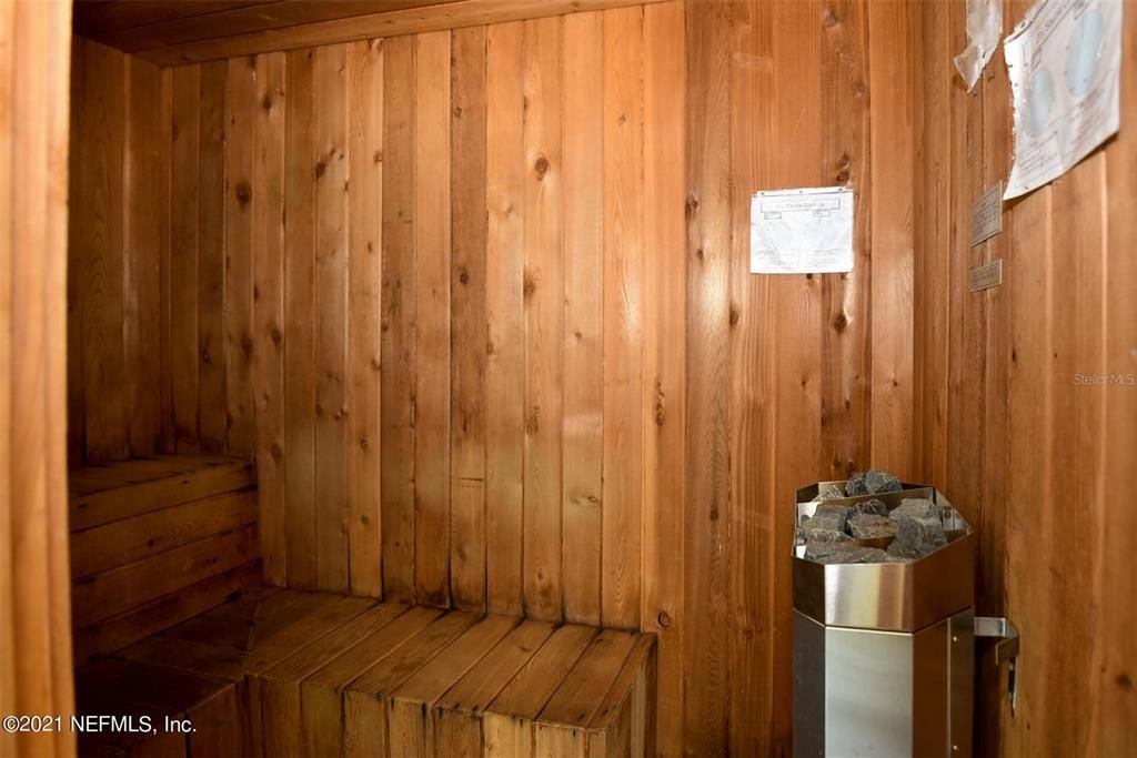 Activo con contrato: $149,500 (2 camas, 2 baños, 1070 Pies cuadrados)