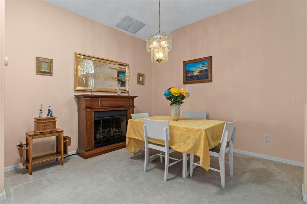 На продажу: $324,900 (2 спален, 2 ванн, 1790 Квадратных фут)