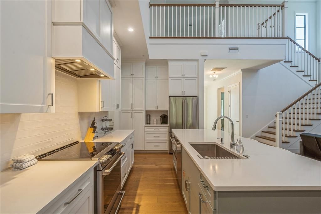 For Sale: $1,590,000 (4 beds, 4 baths, 2963 Square Feet)