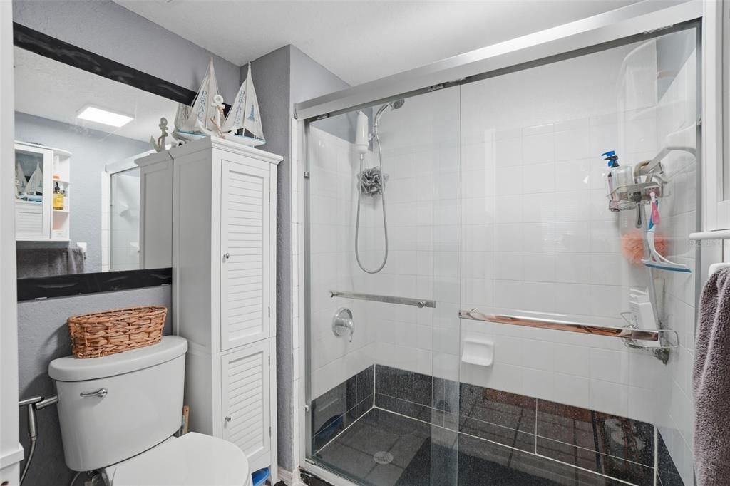 Activo con contrato: $195,000 (2 camas, 2 baños, 1160 Pies cuadrados)