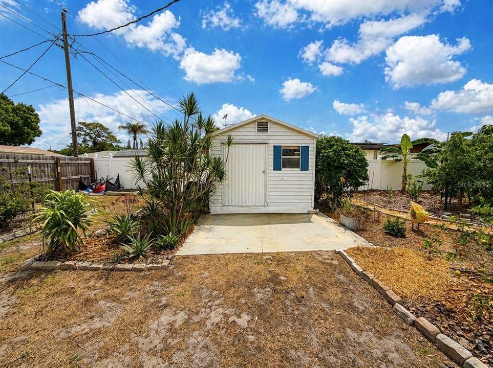 Activo con contrato: $299,900 (4 camas, 2 baños, 1433 Pies cuadrados)