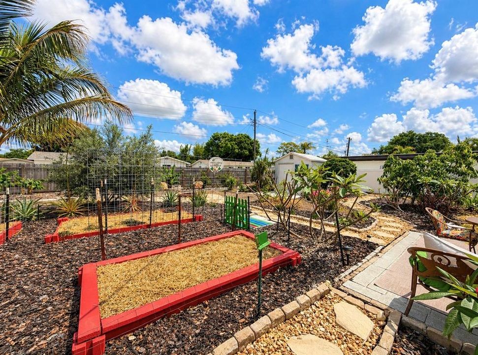 Activo con contrato: $299,900 (4 camas, 2 baños, 1433 Pies cuadrados)
