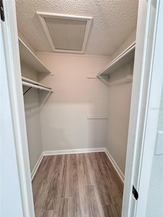 For Sale: $260,000 (2 beds, 1 baths, 952 Square Feet)