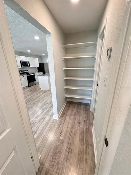 For Sale: $260,000 (2 beds, 1 baths, 952 Square Feet)
