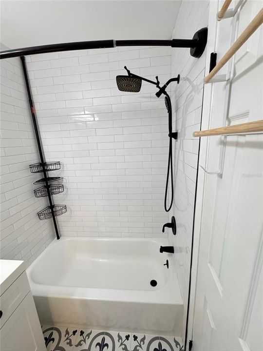 For Sale: $260,000 (2 beds, 1 baths, 952 Square Feet)