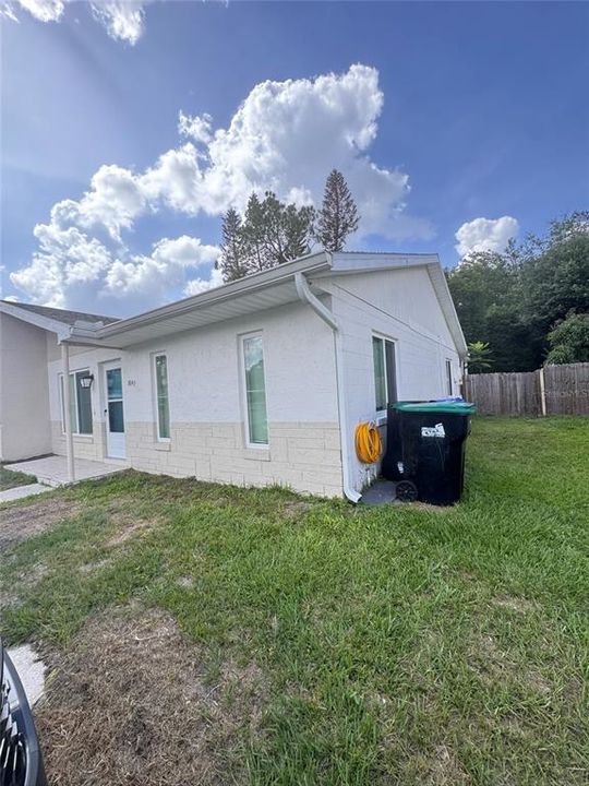 For Sale: $260,000 (2 beds, 1 baths, 952 Square Feet)