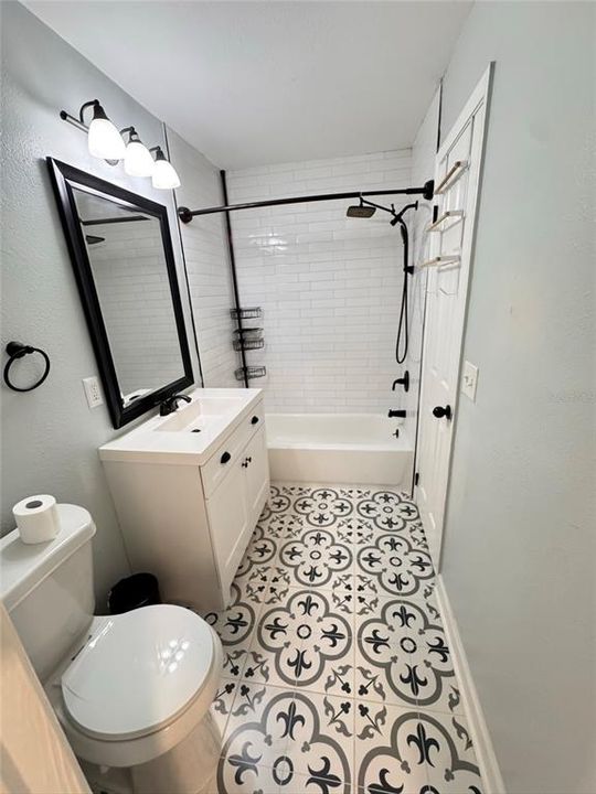 For Sale: $260,000 (2 beds, 1 baths, 952 Square Feet)
