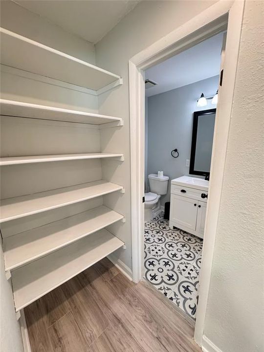 For Sale: $260,000 (2 beds, 1 baths, 952 Square Feet)