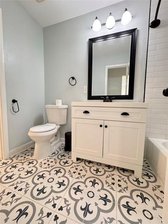 For Sale: $260,000 (2 beds, 1 baths, 952 Square Feet)