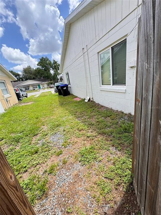 For Sale: $260,000 (2 beds, 1 baths, 952 Square Feet)