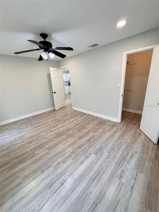 For Sale: $260,000 (2 beds, 1 baths, 952 Square Feet)