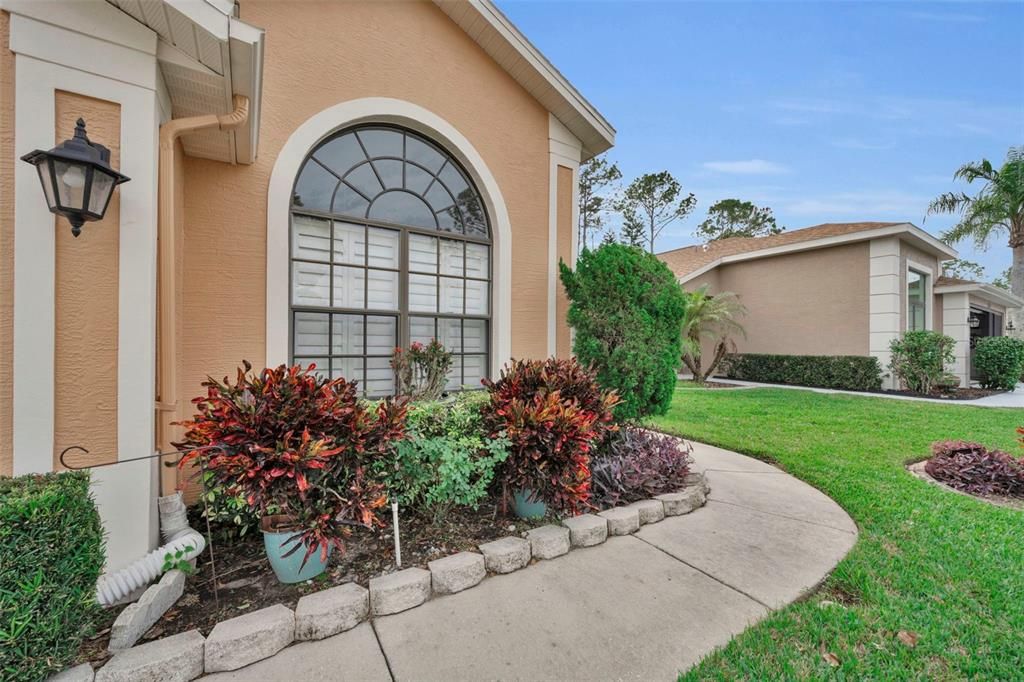 For Rent: $2,600 (2 beds, 2 baths, 1724 Square Feet)