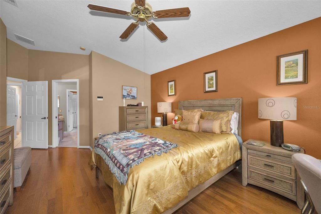 For Rent: $2,600 (2 beds, 2 baths, 1724 Square Feet)