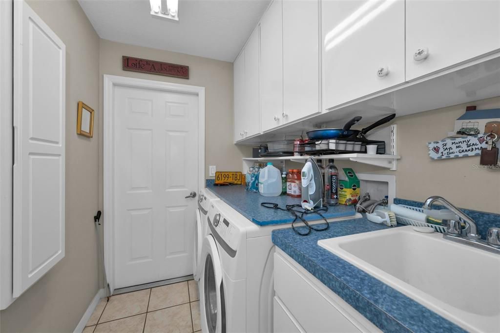 For Rent: $2,600 (2 beds, 2 baths, 1724 Square Feet)