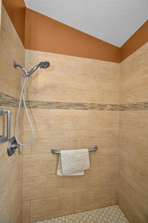 For Rent: $2,600 (2 beds, 2 baths, 1724 Square Feet)