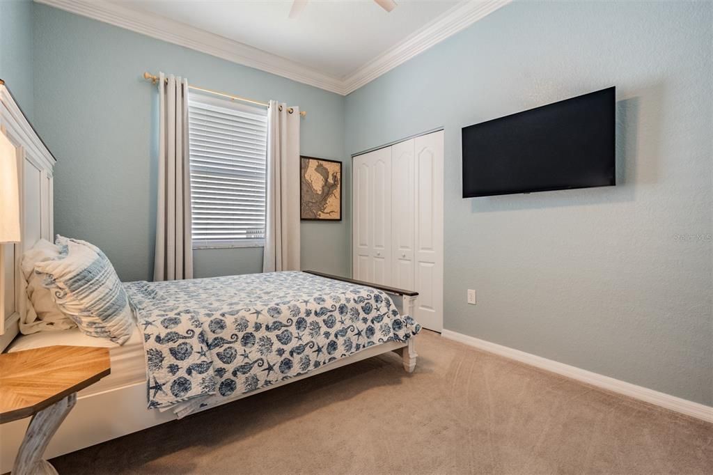 Activo con contrato: $649,900 (4 camas, 3 baños, 2290 Pies cuadrados)