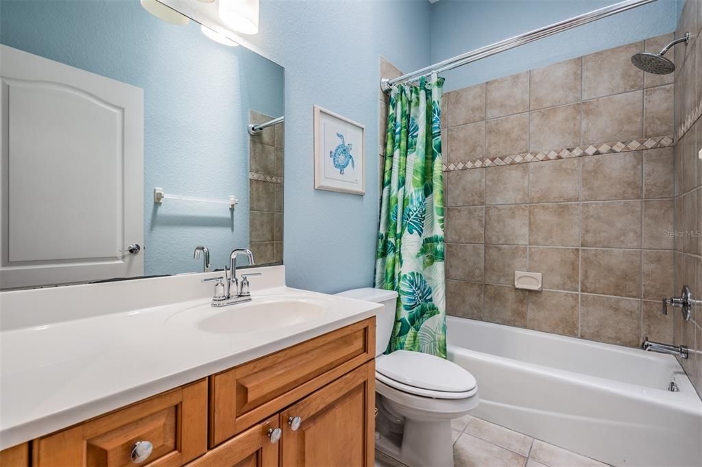 Activo con contrato: $649,900 (4 camas, 3 baños, 2290 Pies cuadrados)