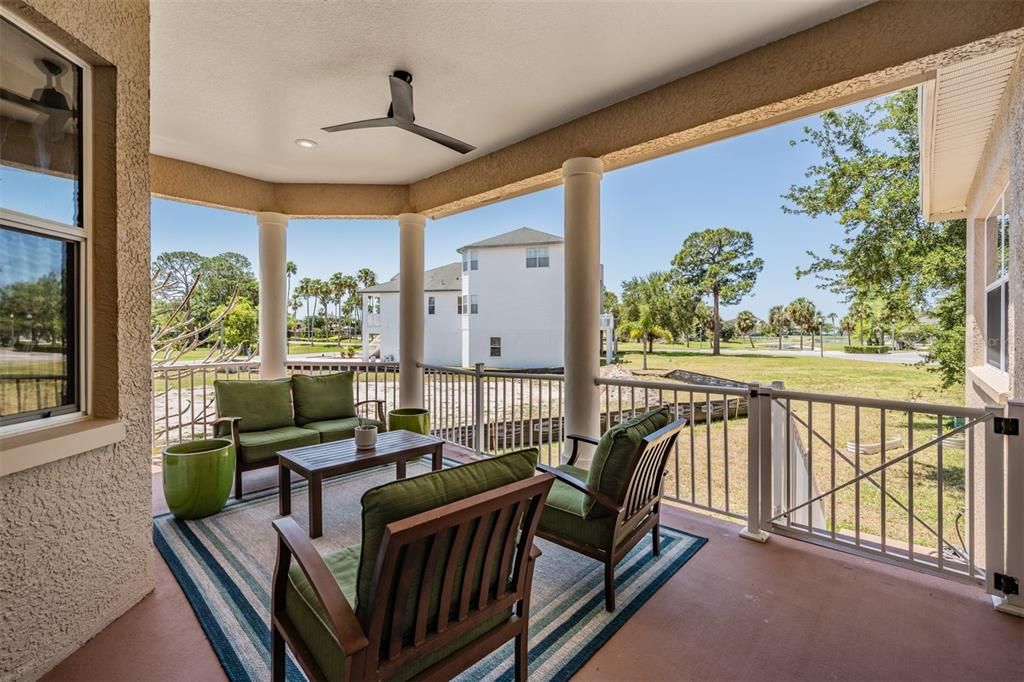 Activo con contrato: $649,900 (4 camas, 3 baños, 2290 Pies cuadrados)
