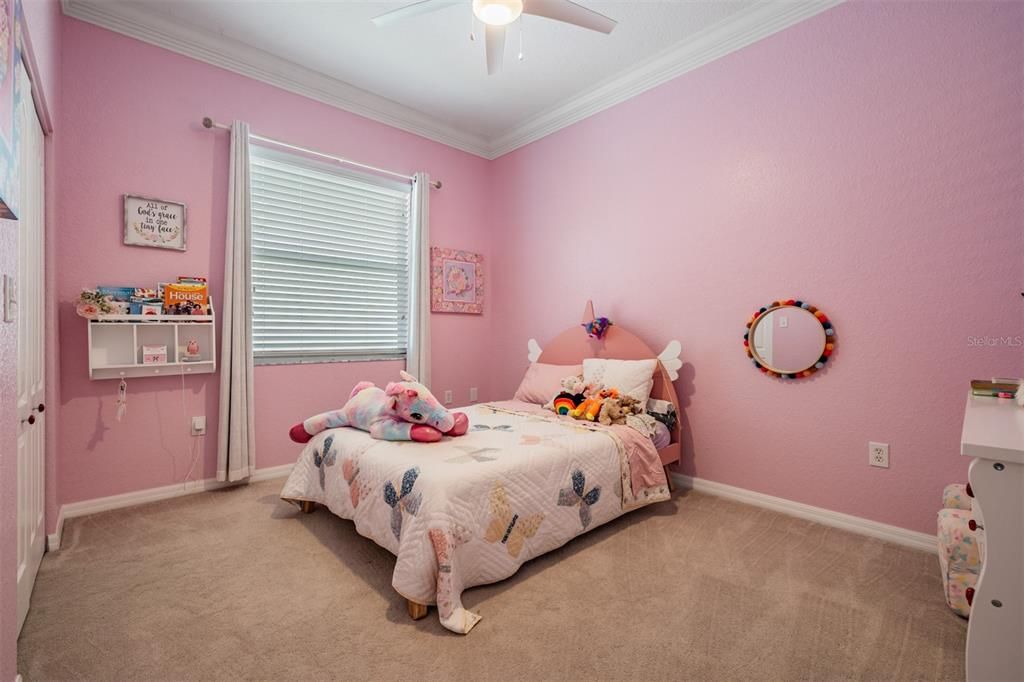 Activo con contrato: $649,900 (4 camas, 3 baños, 2290 Pies cuadrados)