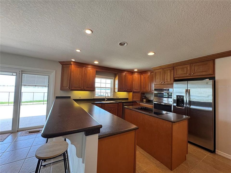 For Sale: $725,000 (3 beds, 2 baths, 3185 Square Feet)