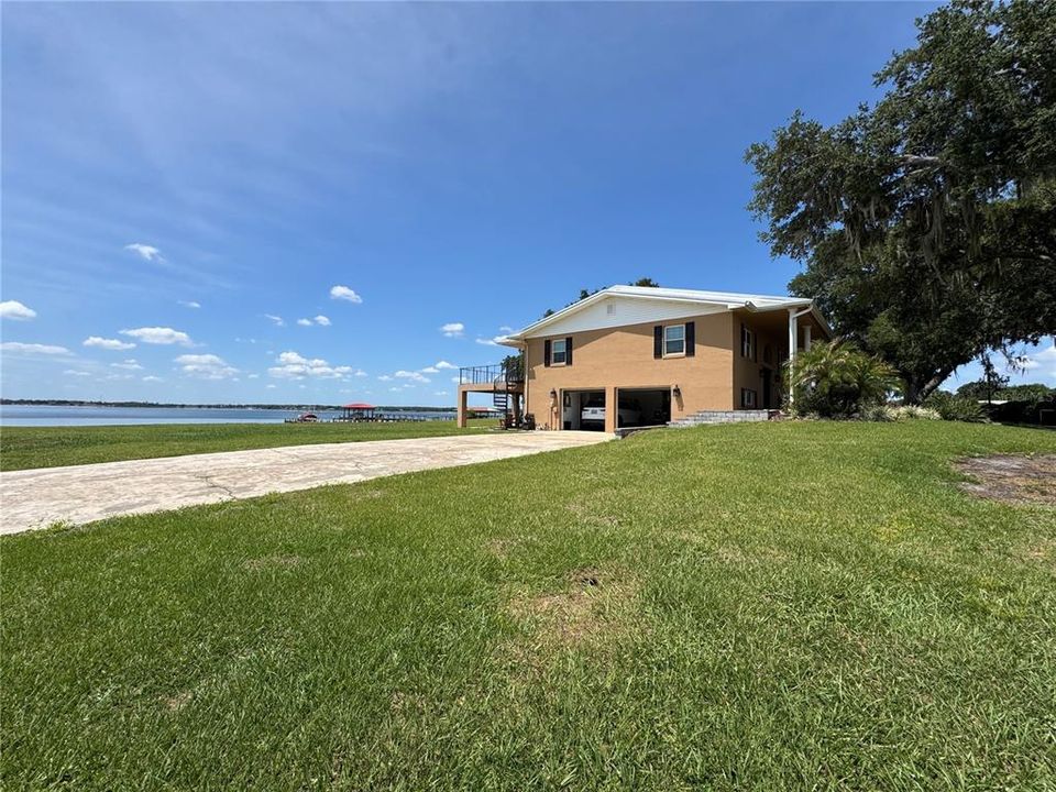 For Sale: $725,000 (3 beds, 2 baths, 3185 Square Feet)