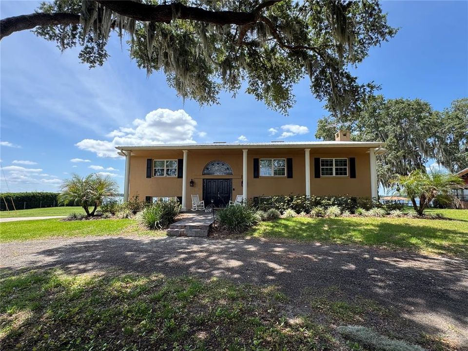 For Sale: $725,000 (3 beds, 2 baths, 3185 Square Feet)