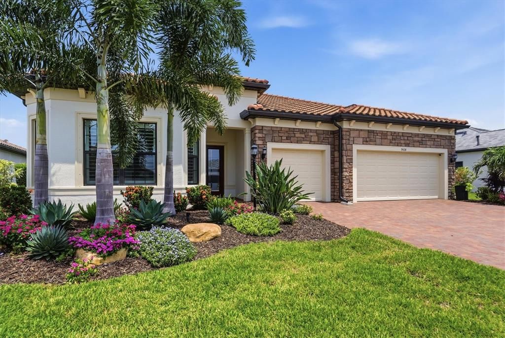 For Sale: $1,250,000 (3 beds, 3 baths, 2893 Square Feet)