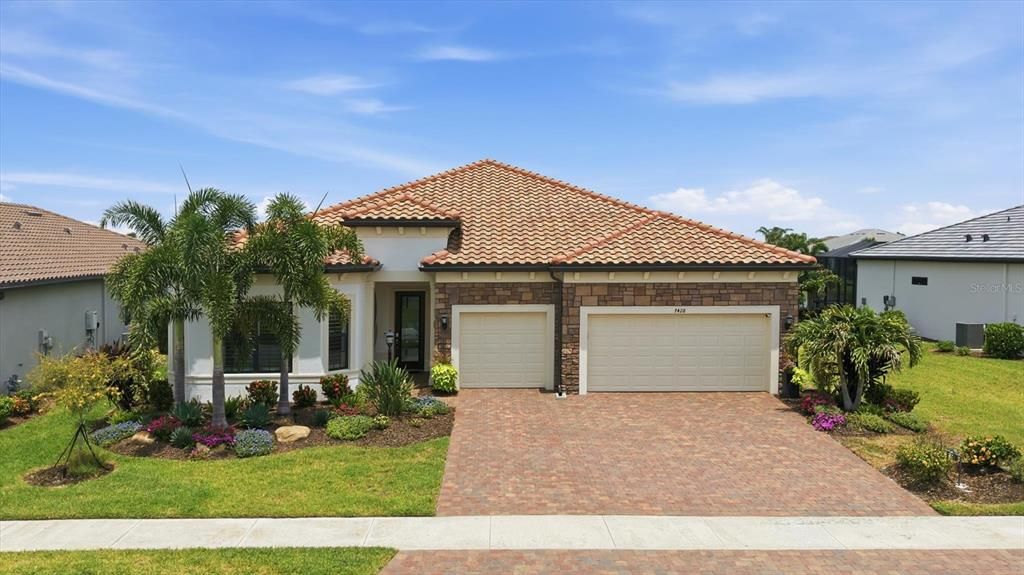 For Sale: $1,250,000 (3 beds, 3 baths, 2893 Square Feet)