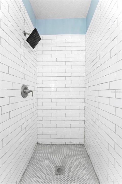 Activo con contrato: $495,000 (4 camas, 2 baños, 2070 Pies cuadrados)