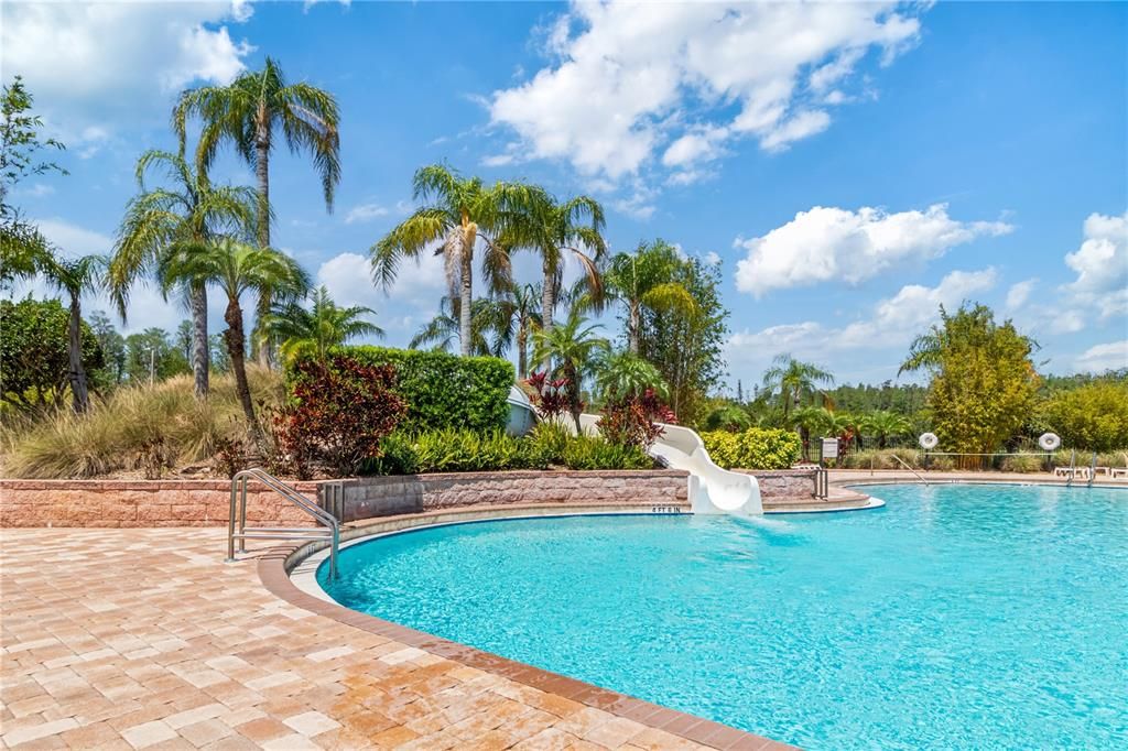 Activo con contrato: $495,000 (4 camas, 2 baños, 2070 Pies cuadrados)