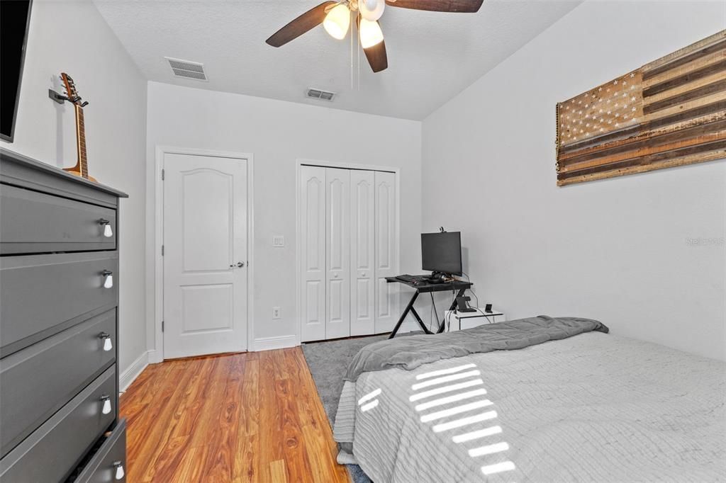 Activo con contrato: $495,000 (4 camas, 2 baños, 2070 Pies cuadrados)
