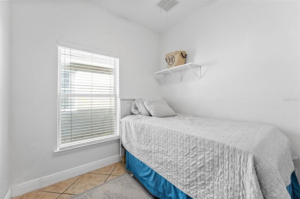 Activo con contrato: $495,000 (4 camas, 2 baños, 2070 Pies cuadrados)