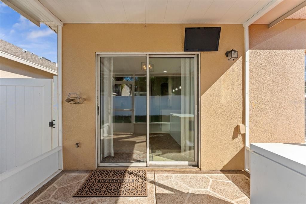 Activo con contrato: $495,000 (4 camas, 2 baños, 2070 Pies cuadrados)