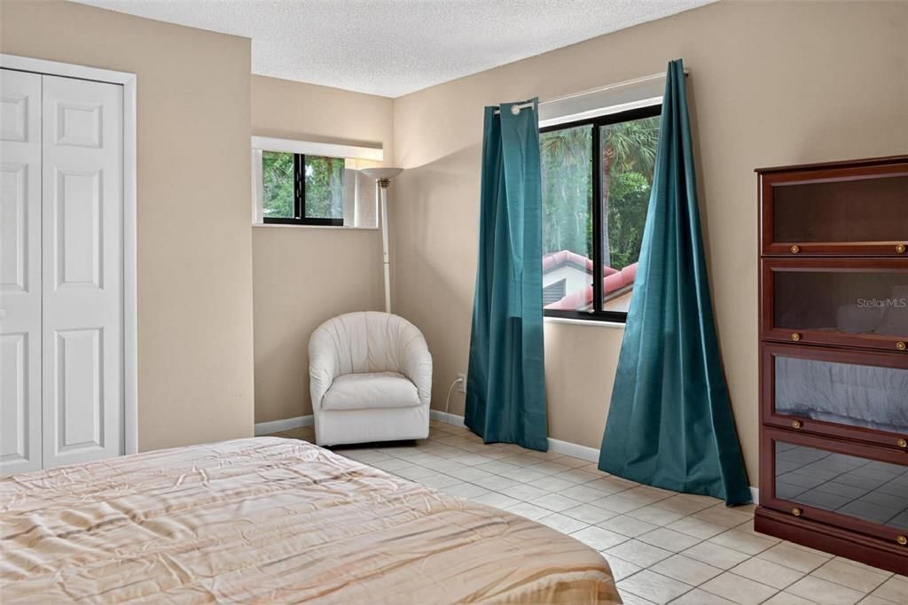 For Sale: $319,000 (3 beds, 3 baths, 1872 Square Feet)
