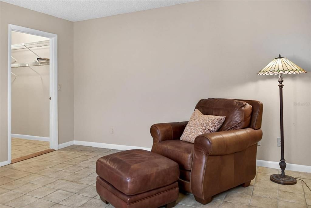 For Sale: $319,000 (3 beds, 3 baths, 1872 Square Feet)