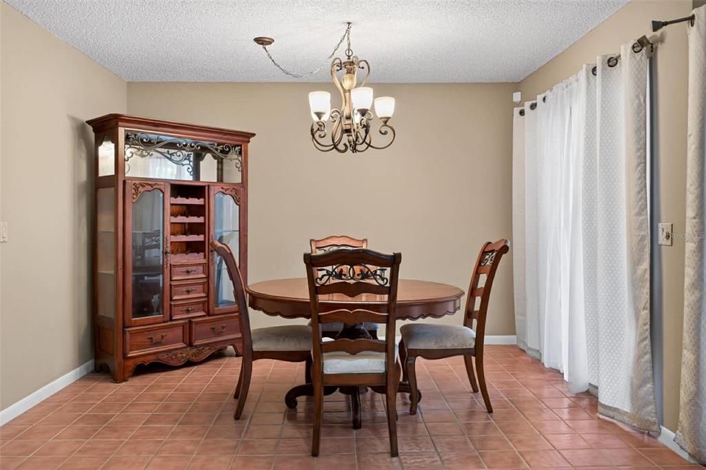 For Sale: $319,000 (3 beds, 3 baths, 1872 Square Feet)