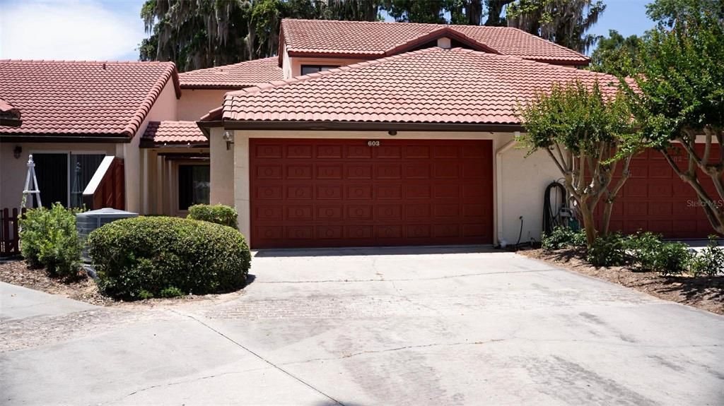 For Sale: $319,000 (3 beds, 3 baths, 1872 Square Feet)