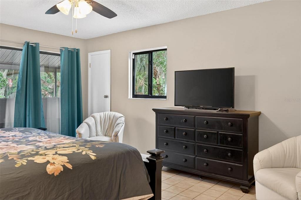 For Sale: $319,000 (3 beds, 3 baths, 1872 Square Feet)
