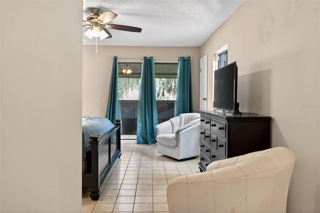 For Sale: $319,000 (3 beds, 3 baths, 1872 Square Feet)