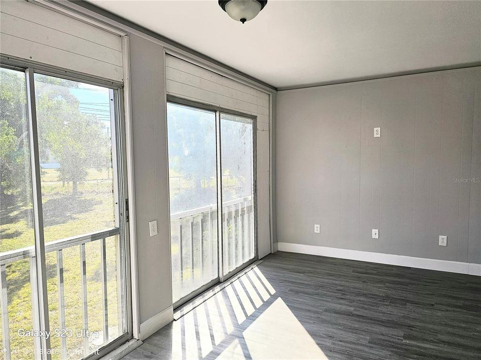 Activo con contrato: $99,999 (1 camas, 1 baños, 825 Pies cuadrados)