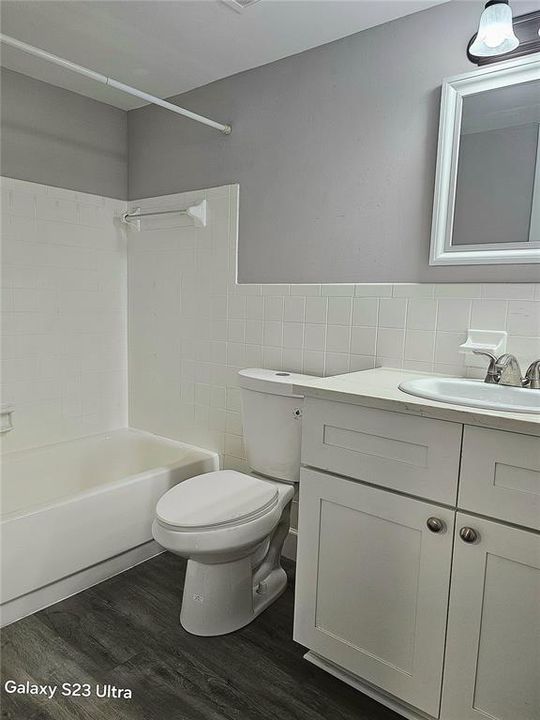Activo con contrato: $99,999 (1 camas, 1 baños, 825 Pies cuadrados)