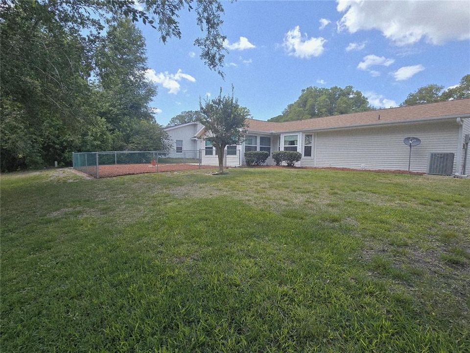 Active With Contract: $199,995 (2 beds, 2 baths, 1279 Square Feet)