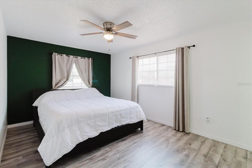For Sale: $260,000 (2 beds, 2 baths, 1315 Square Feet)